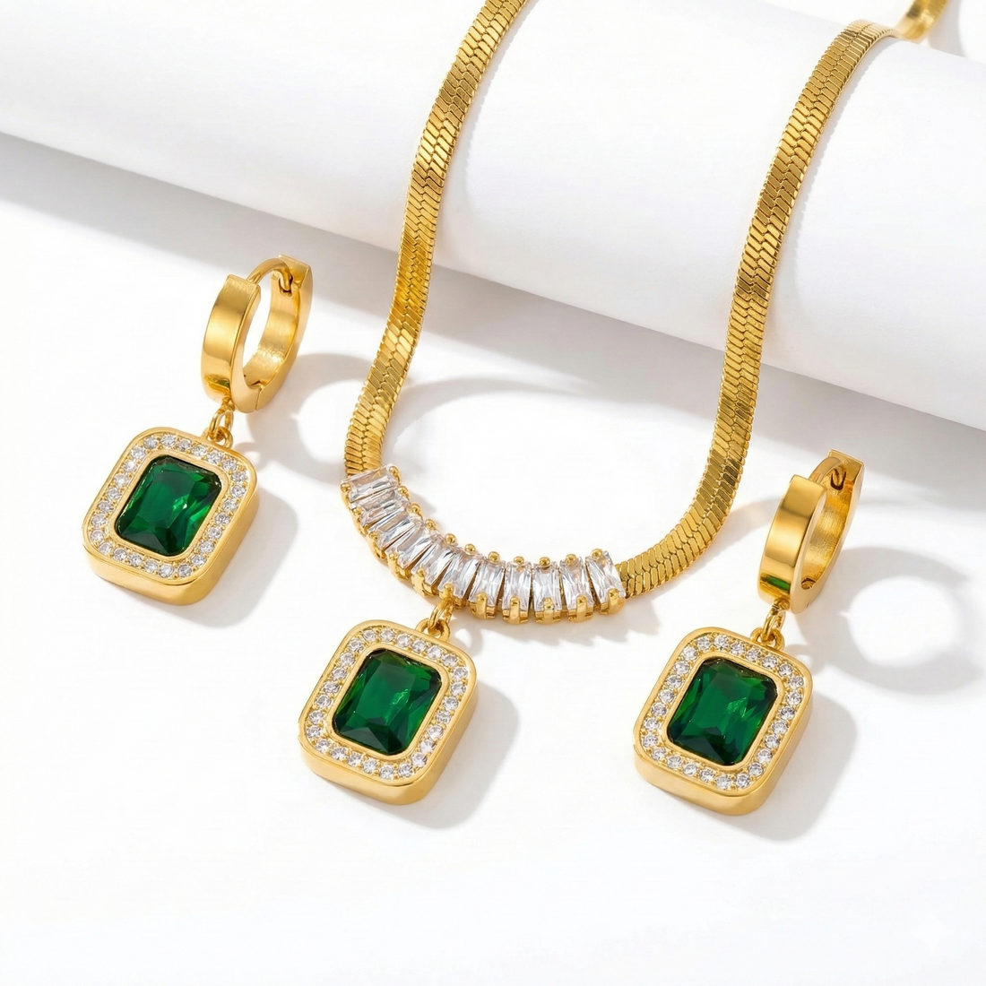 Isolde Ravaryn Jewelry Set