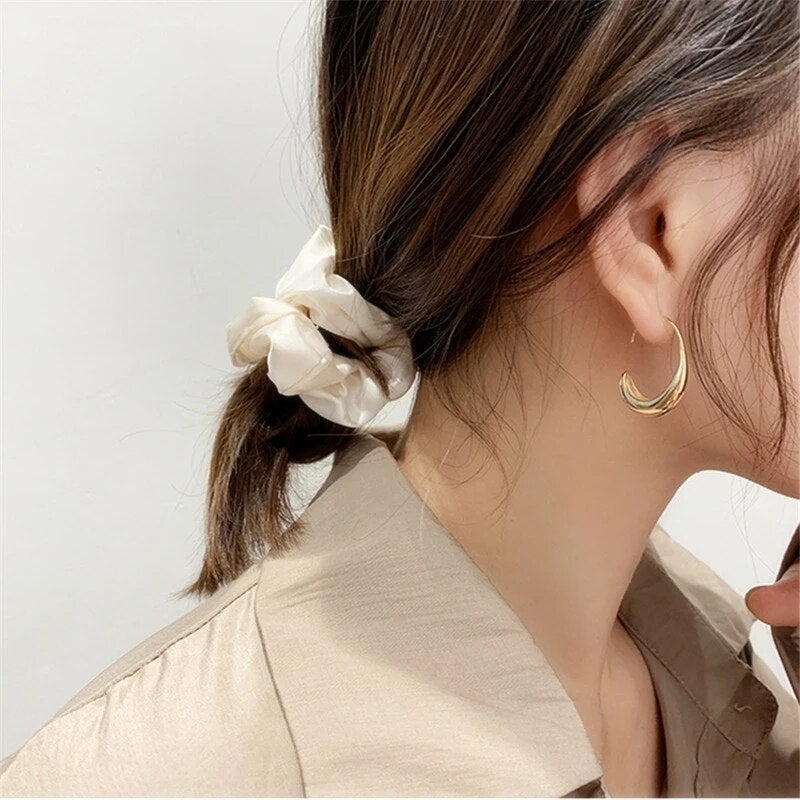 Chic Gold Elegance Earrings
