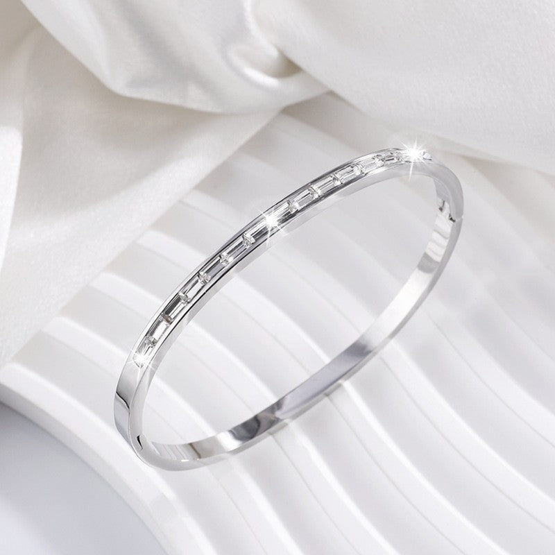 Isa Bracelet | White Gold