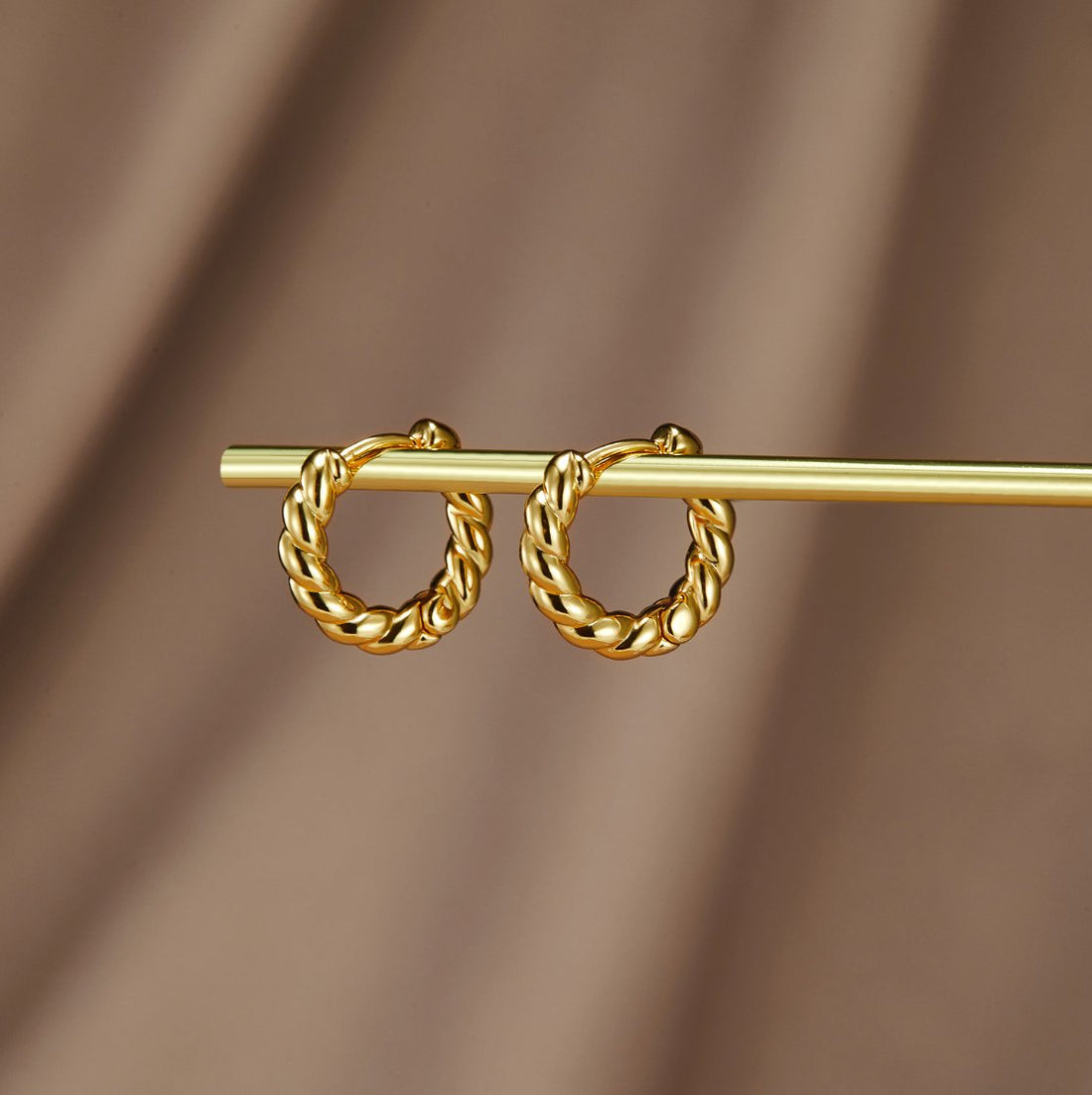 Luna Twist Earrings - Gold